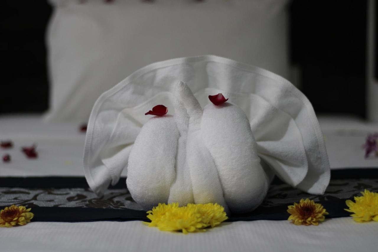 Chana Hotel Phuket Kültér fotó