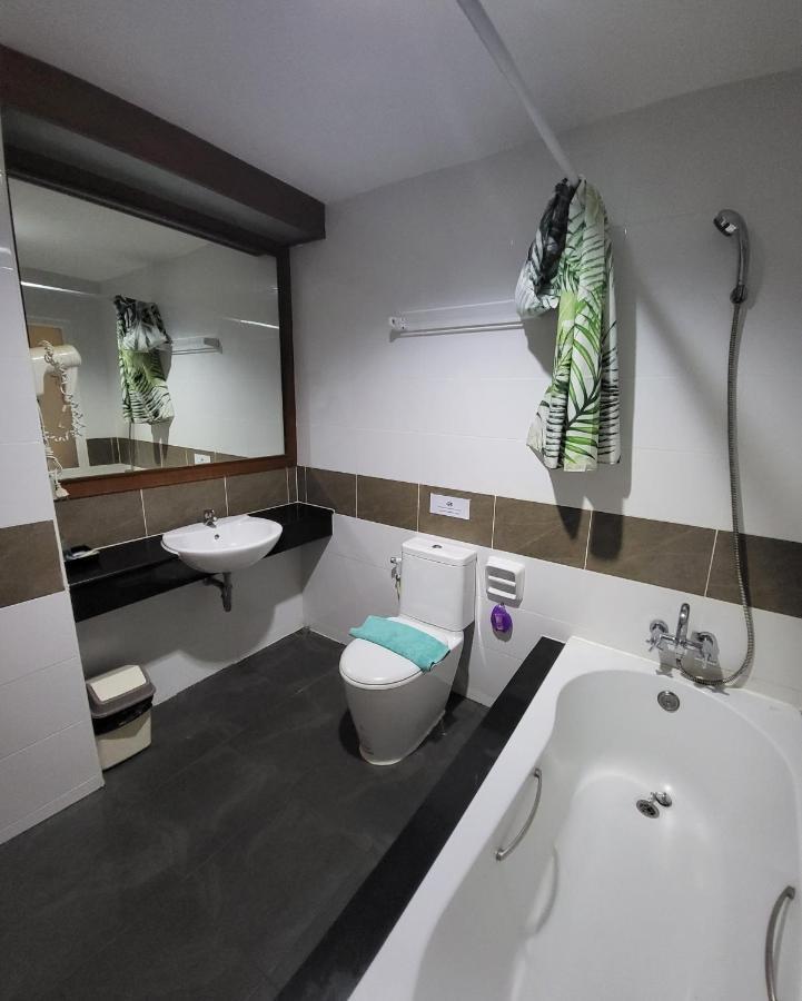 Chana Hotel Phuket Kültér fotó