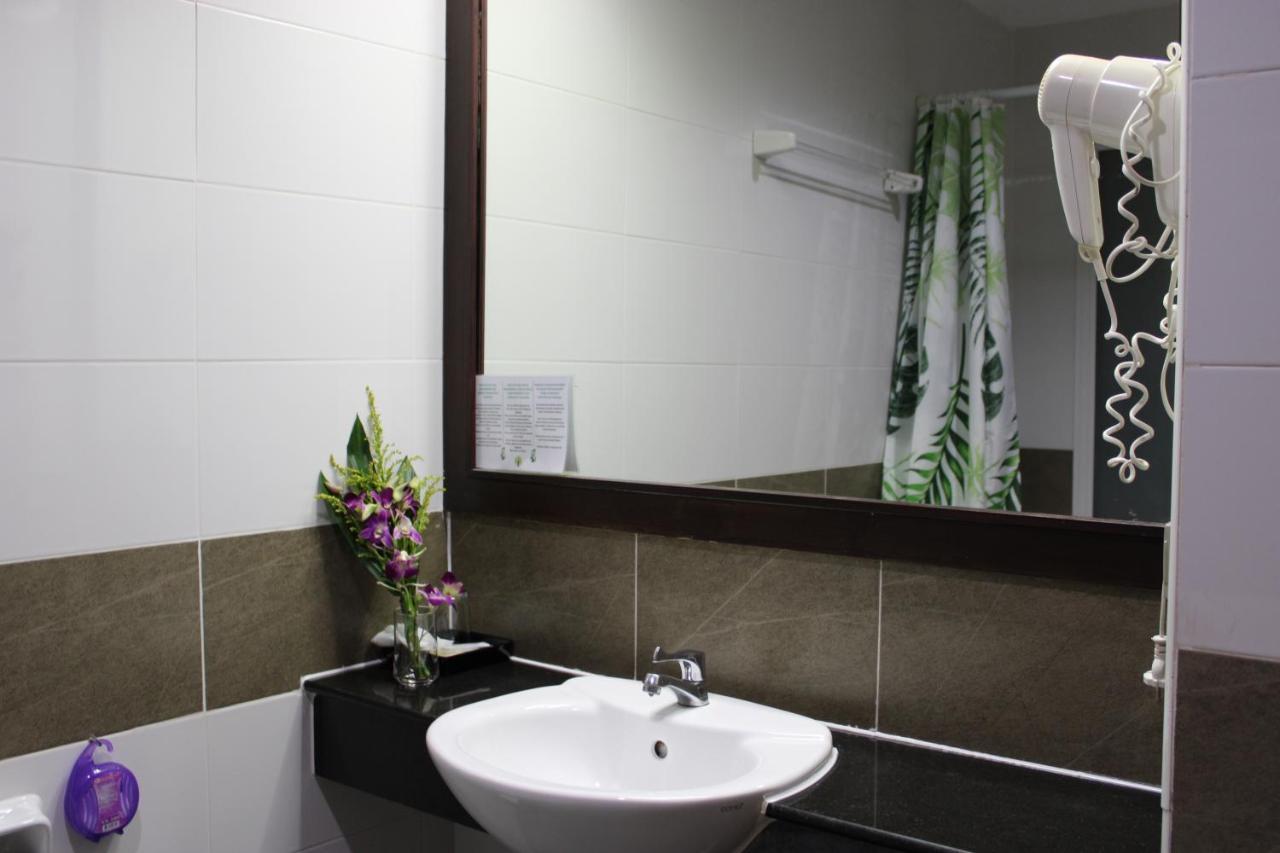 Chana Hotel Phuket Kültér fotó