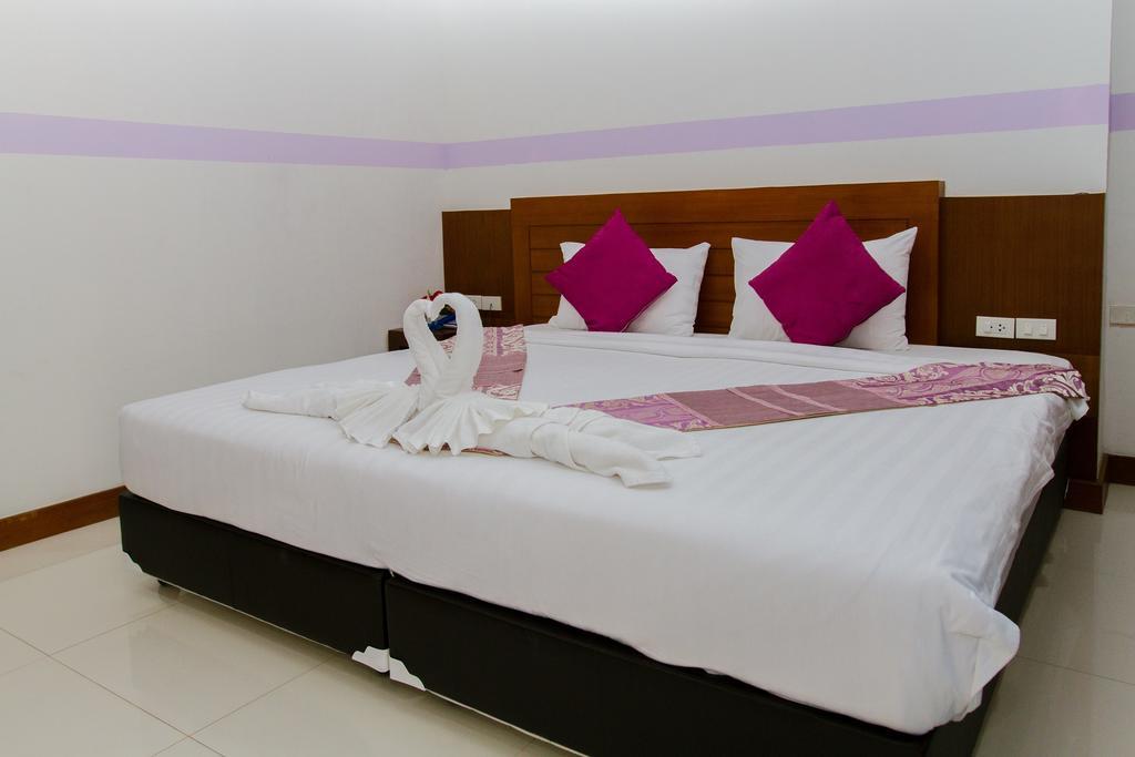 Chana Hotel Phuket Kültér fotó